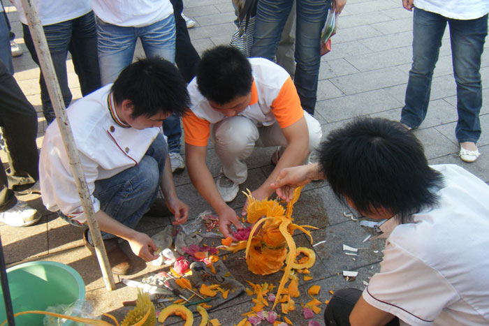 大型雕刻現(xiàn)場(chǎng)展示