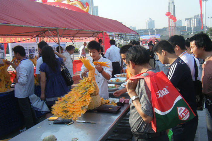 大型雕刻現(xiàn)場(chǎng)展示