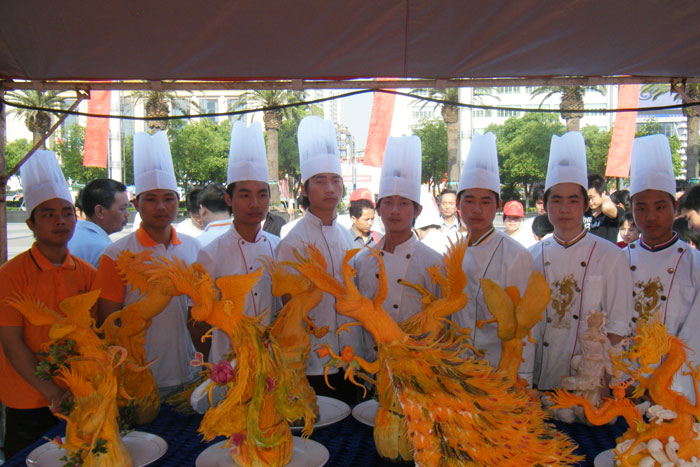 參與雕刻展示的學(xué)員合影留念