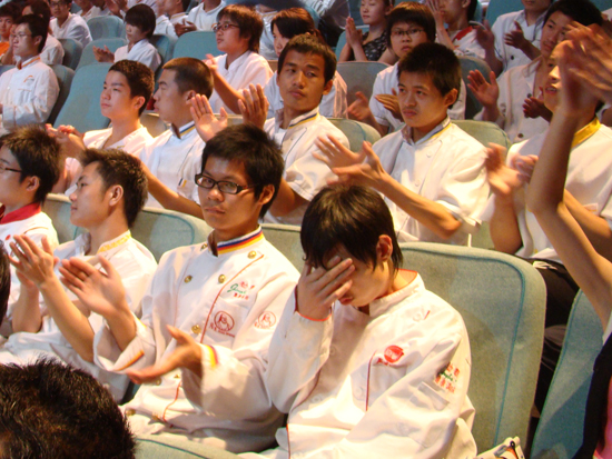 學(xué)生為母愛的偉大而感動