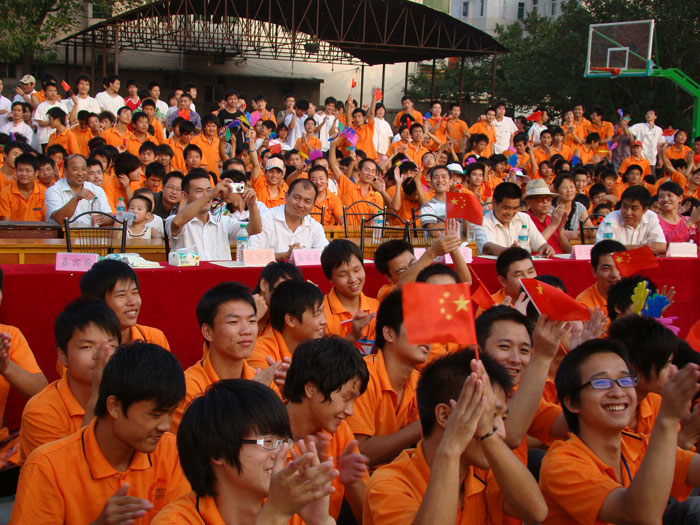 掌聲歡樂聲不斷