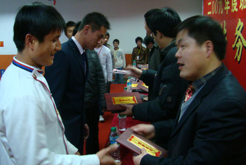 表彰優(yōu)良班委成員