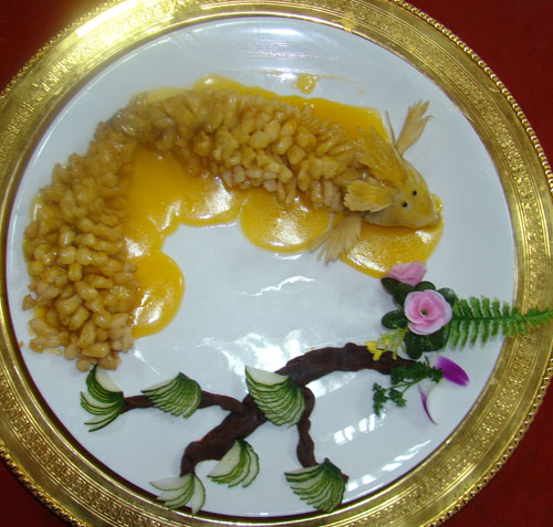 韓建強(qiáng)大師示范教學(xué)的“橙汁松鼠魚”