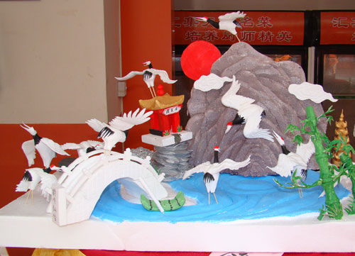 金領(lǐng)0909班泡沫雕刻展精美的學(xué)生作品