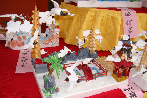 金領(lǐng)0909班泡沫雕刻展精美的學(xué)生作品