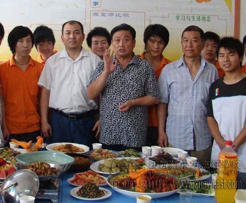 廚師學(xué)校歡樂端午班級(jí)團(tuán)圓飯