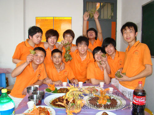 廚師學(xué)校歡樂端午班級(jí)團(tuán)圓飯