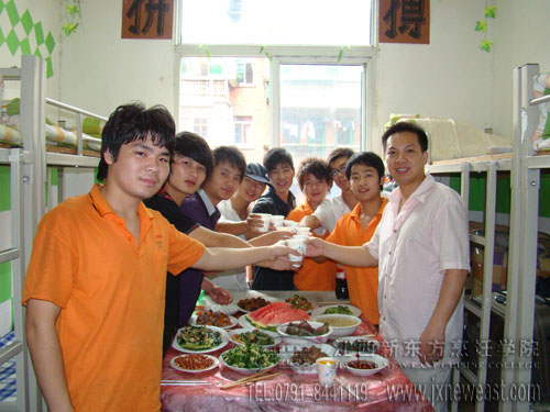 廚師學(xué)校歡樂端午班級(jí)團(tuán)圓飯