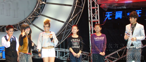 湖南衛(wèi)視《一呼百應(yīng)》江映蓉個人演唱會的精彩瞬間